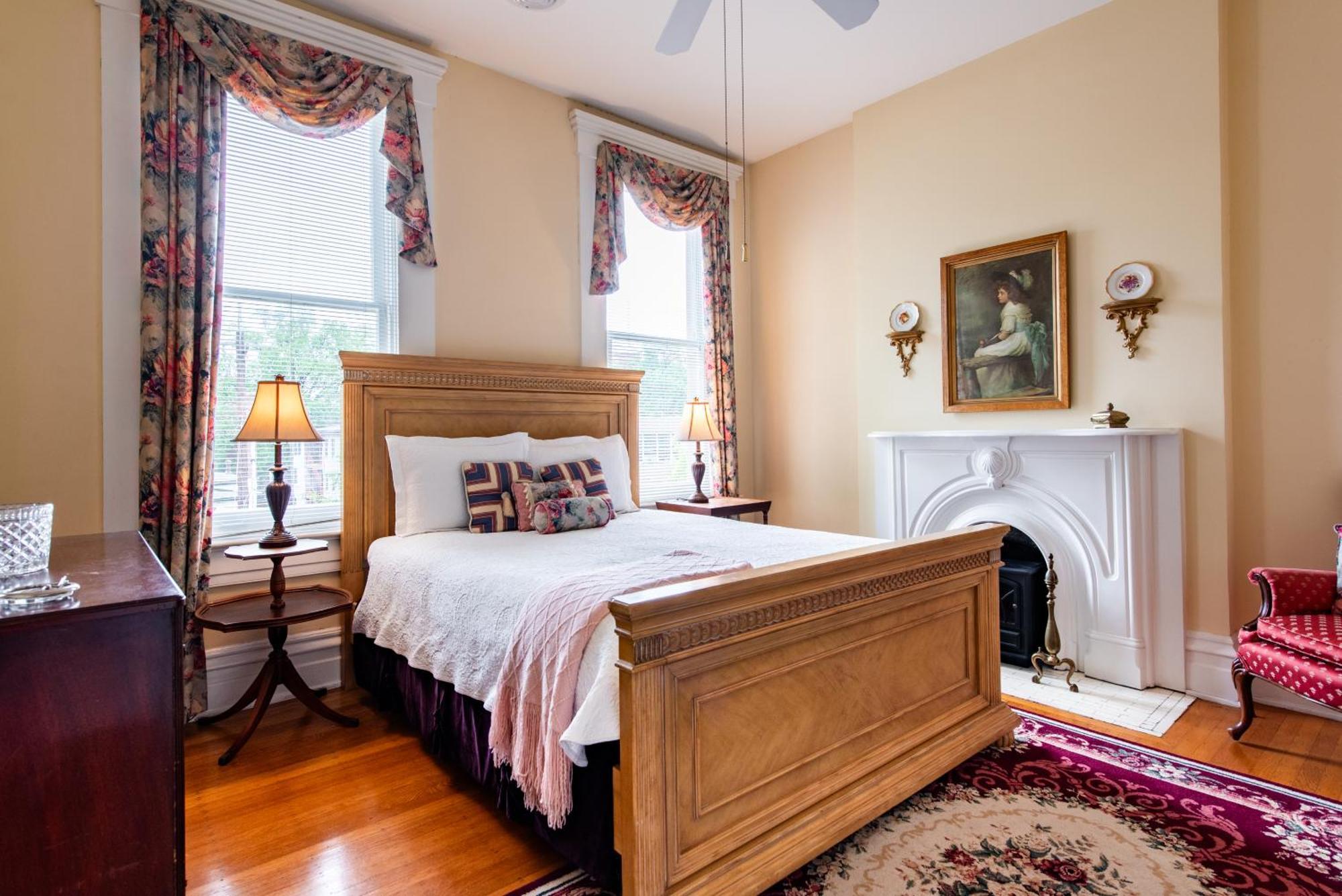 Dupont Mansion Bed & Breakfast 루이빌 외부 사진